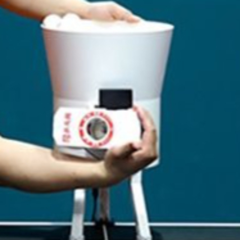 آلة تقديم كرات تنس الطاولة قاب - مراجعة Table Tennis Gun وسعره